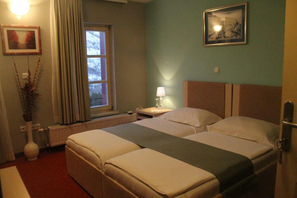 Hotel Snjezna Kuca - Nature Park Of Bosnia Herzegovina Padezina Luaran gambar